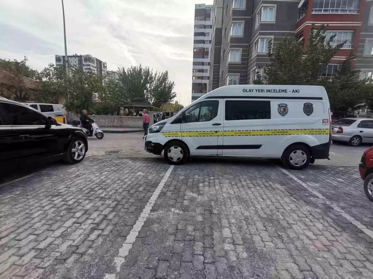 Kayseri'de 8. Kattan Düşen Şahıs Hayatını Kaybetti