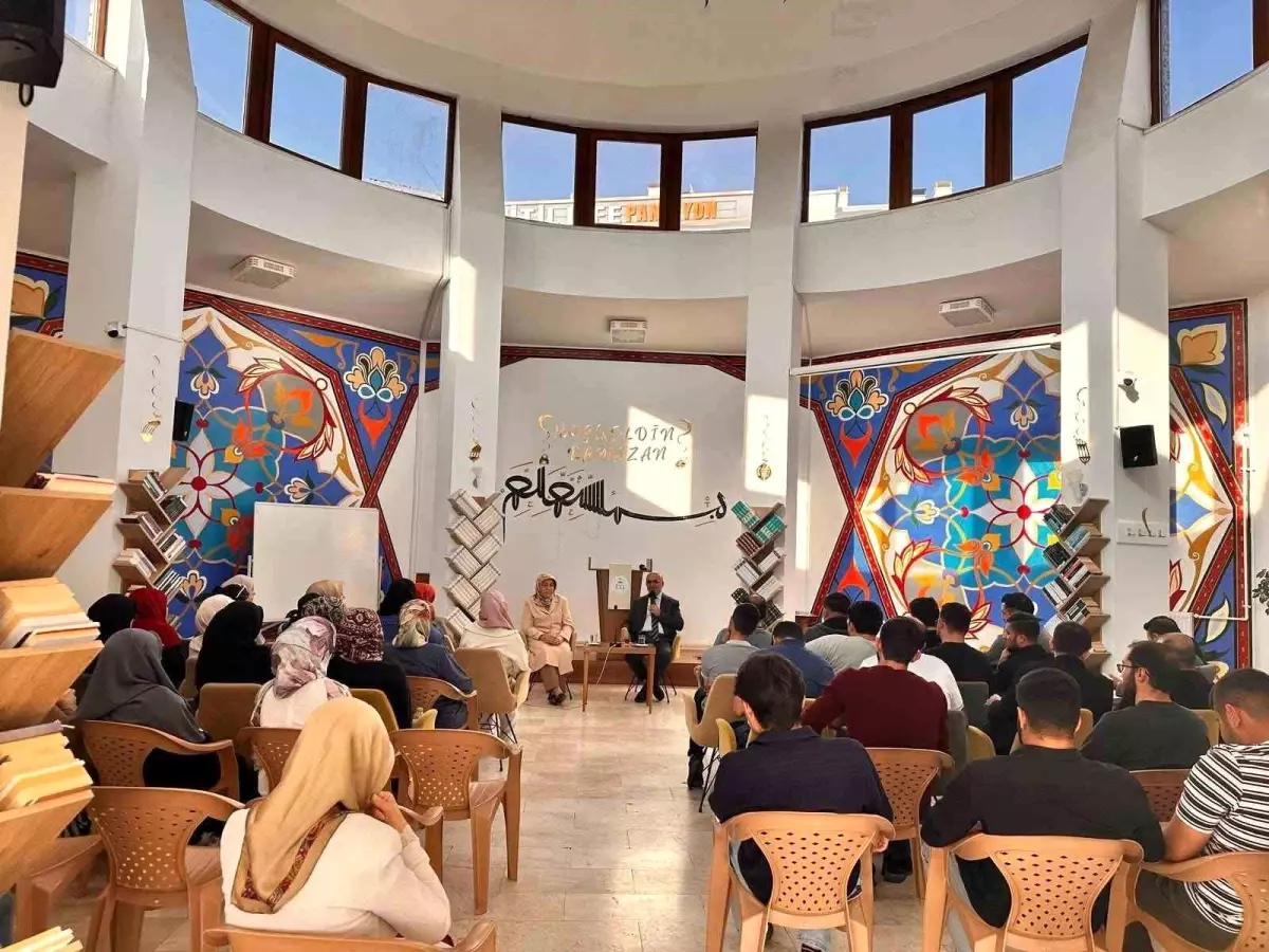 Afyonkarahisar'da Gençler İçin Veda Programı Düzenlendi