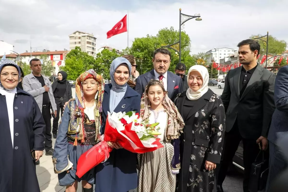 Bakan Göktaş Kütahya'da Çeşitli Ziyaretlerde Bulundu