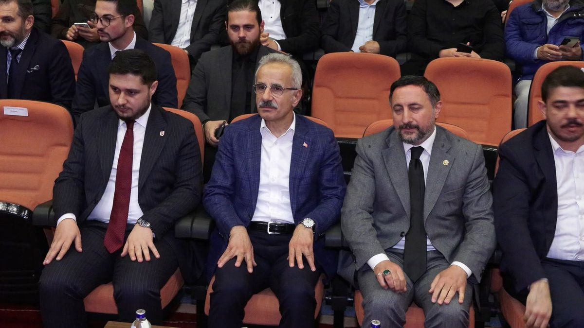 Bakan Uraloğlu: Biz yapay zekanın her şeyine asla güvenmeyeceğiz