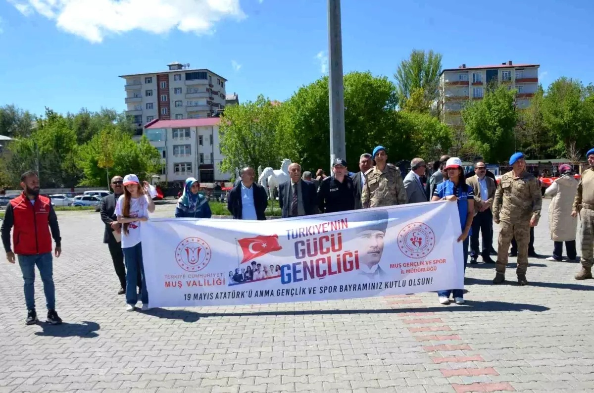 Muş'ta 19 Mayıs Gençlik Yürüyüşü Coşkuyla Gerçekleştirildi