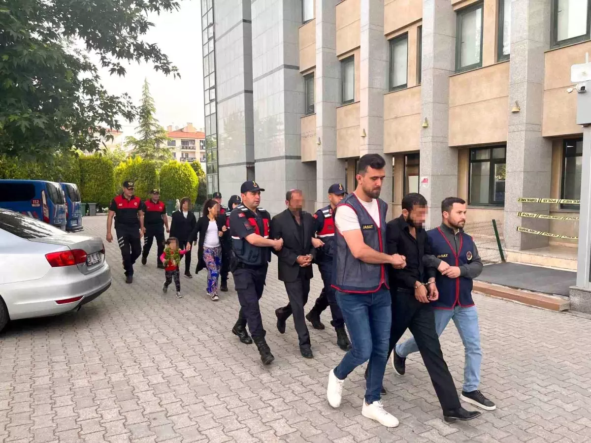 Denizli'de Hırsızlık Çetesi Çökertildi: 600 Bin TL’lik Ziynet Eşyası Çaldılar