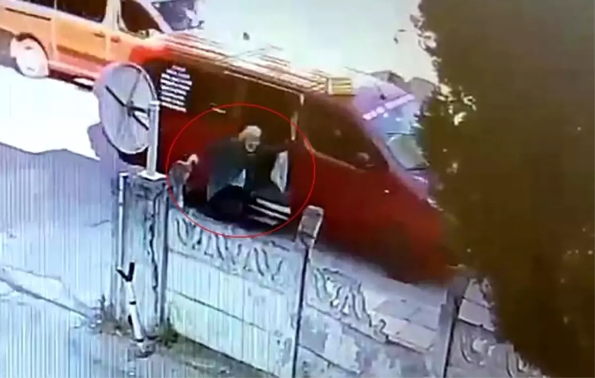 Dolmuşta Talihsiz Kaza: 71 Yaşındaki Kadın Yaralandı