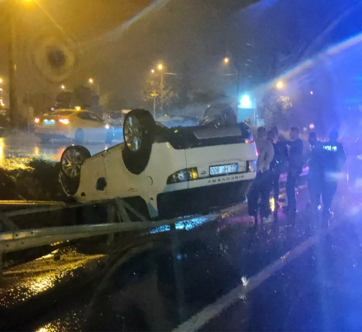 Keşan'da Kontrolden Çıkan Otomobil Takla Attı: 3 Yaralı