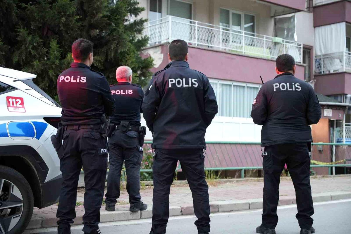 Edirne'de 94 Yaşındaki Adam Pencereden Düştü, Hayatını Kaybetti