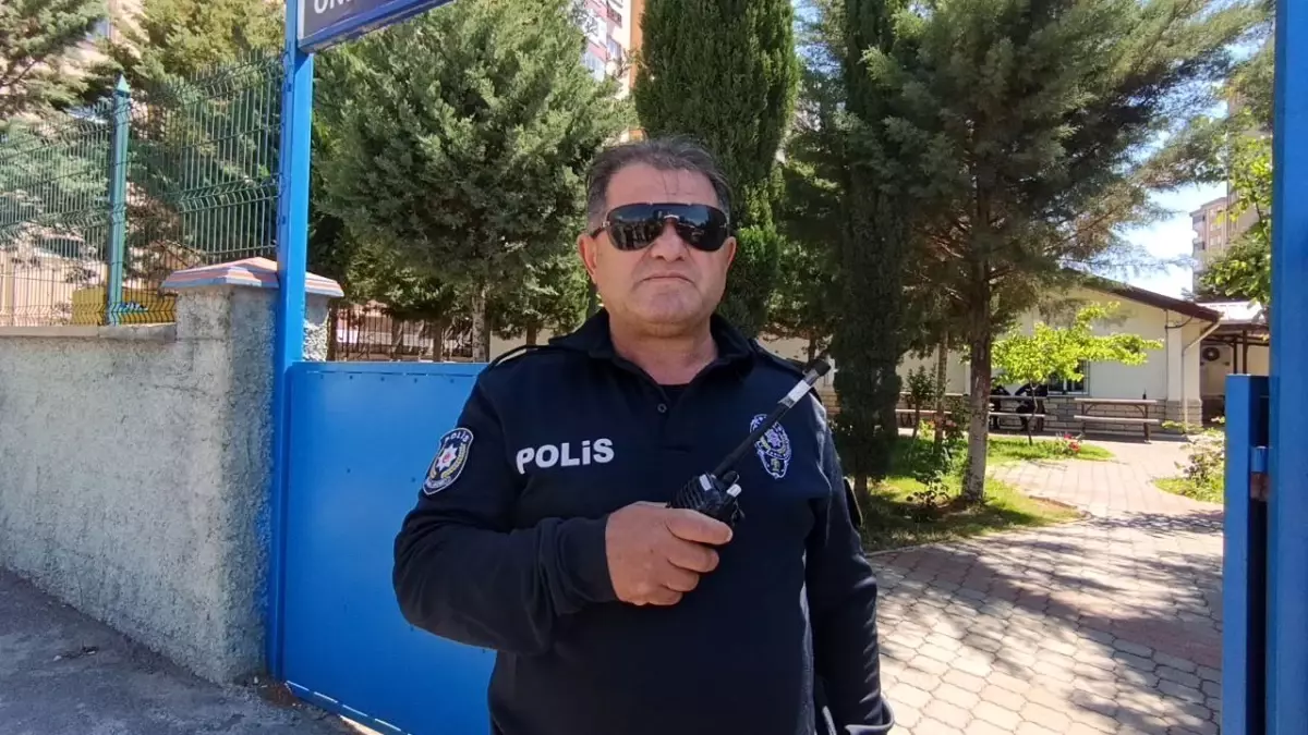 Kahramanmaraş'ta 30 Yılını Dolduran Polis Memuru Cuma Çetin Emekliye Ayrıldı