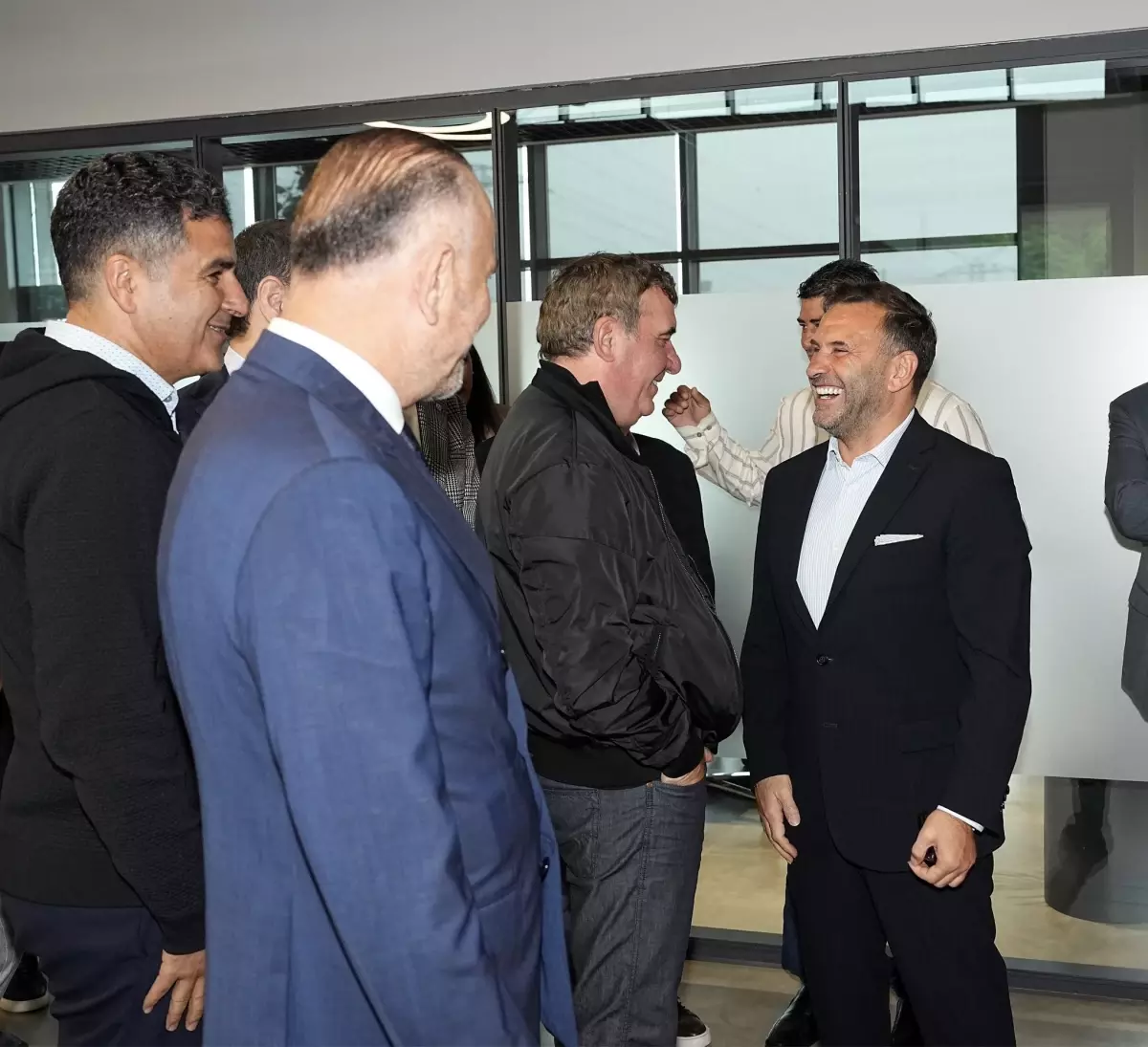 Galatasaray, UEFA Kupası Zaferinin 25. Yıl Dönümünü Kutladı