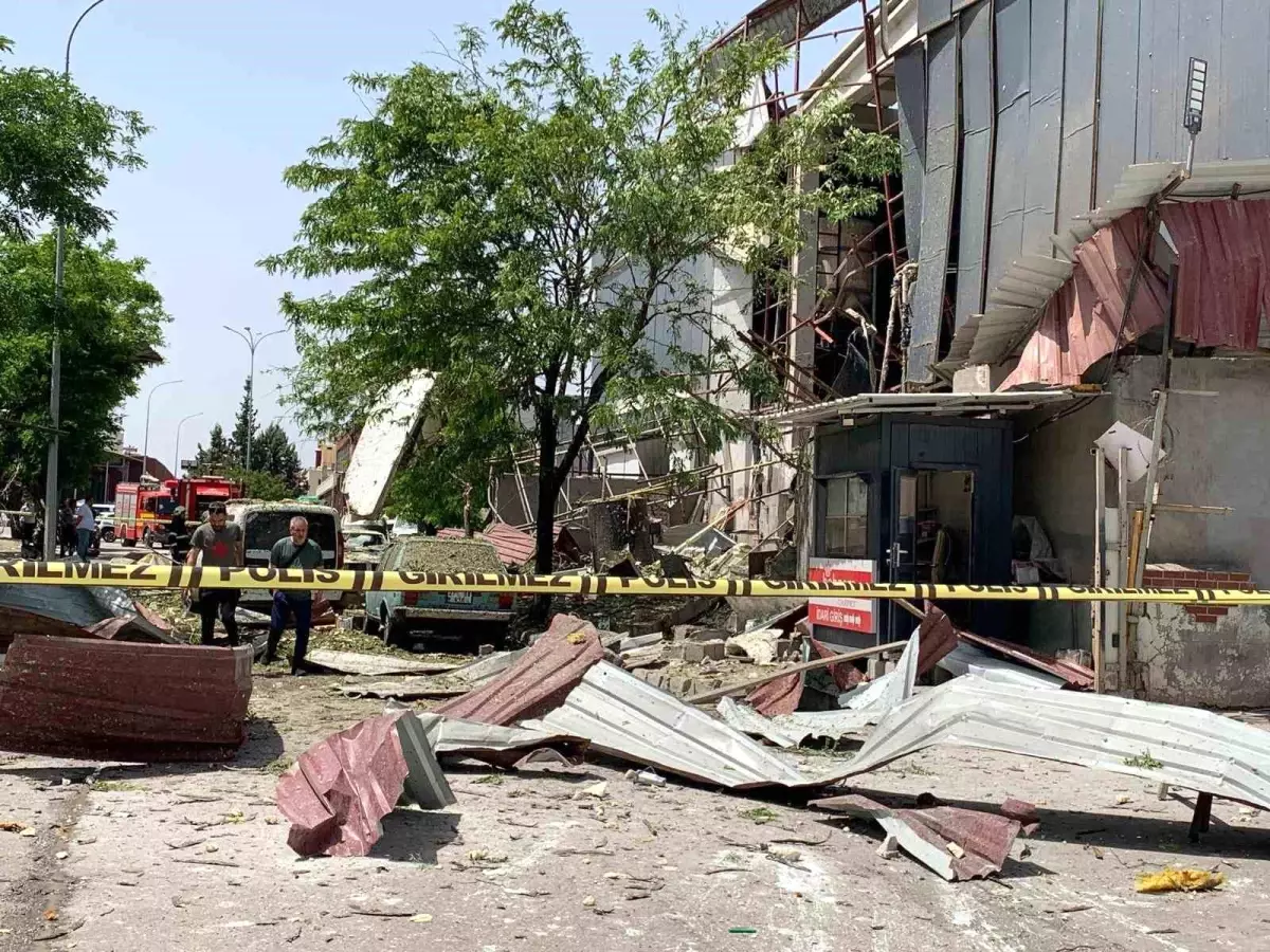 Gaziantep'te Halı Fabrikasında Patlama: 5 Yaralı
