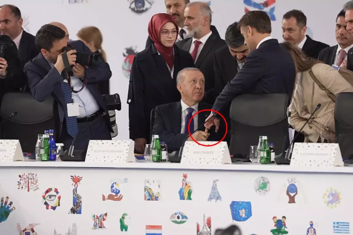 Görüntü bomba! Erdoğan, Macron'un beden diliyle üstünlük kurma çabasına izin vermedi