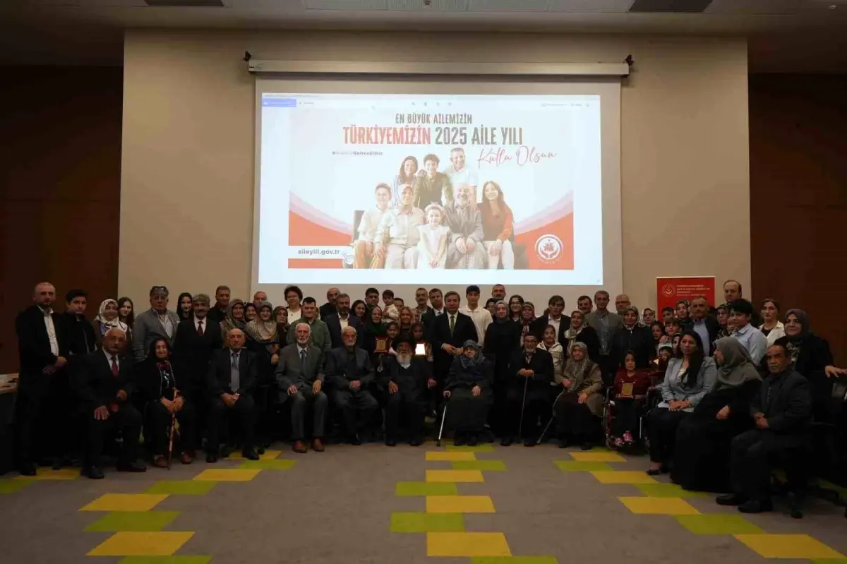 Erzincan'da 24 Örnek Aileye Şilt Takdim Edildi