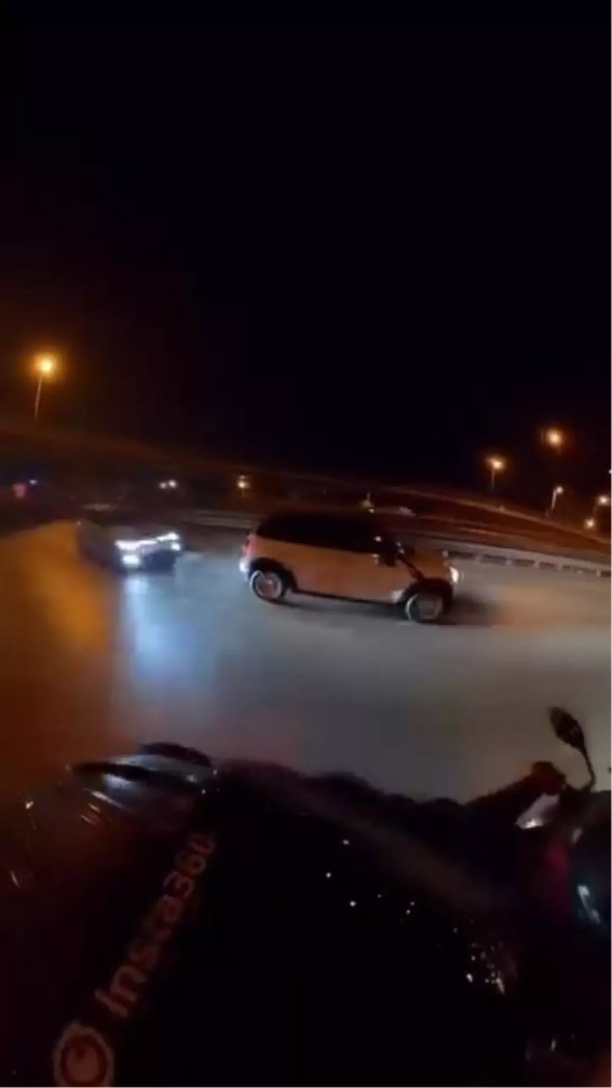 Kadıköy'de Trafik Kazası: 2 Yaralı