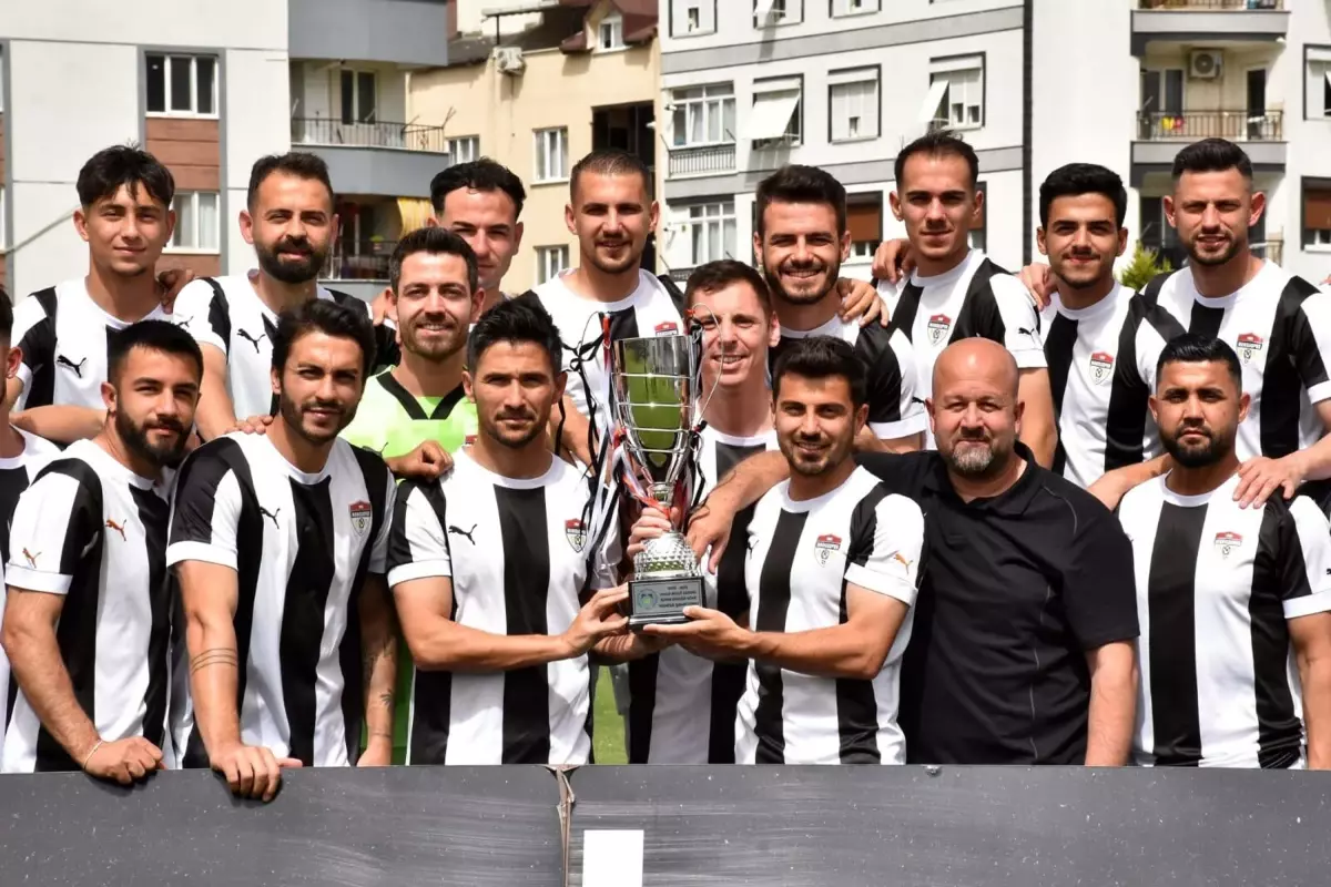 Manisaspor, Süper Amatör Lig'i Namağlup Tamamlayarak Şampiyonluk Kupasını Aldı