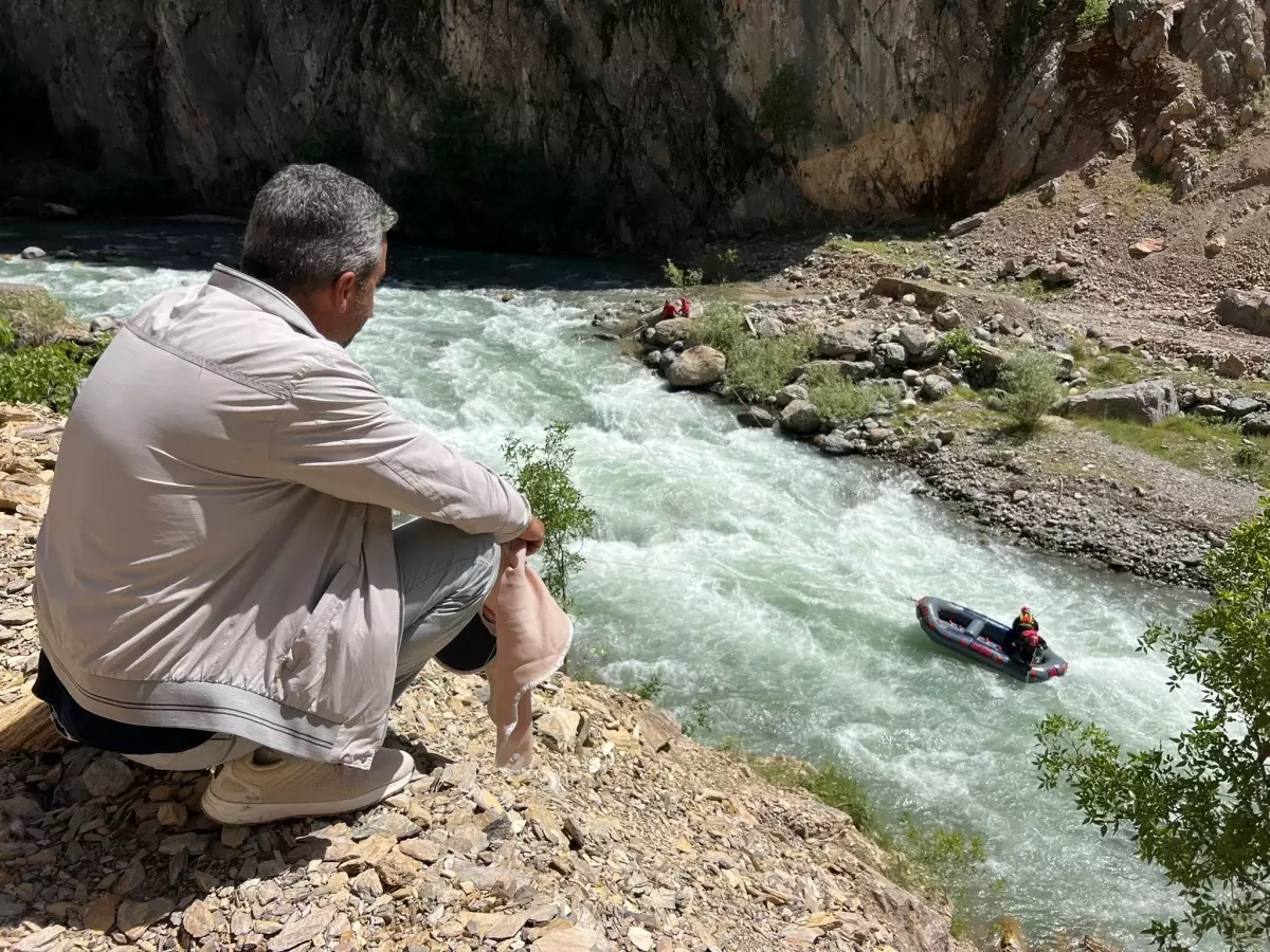 Hakkari'de Kaybolan Genç İçin Arama Çalışmaları Devam Ediyor