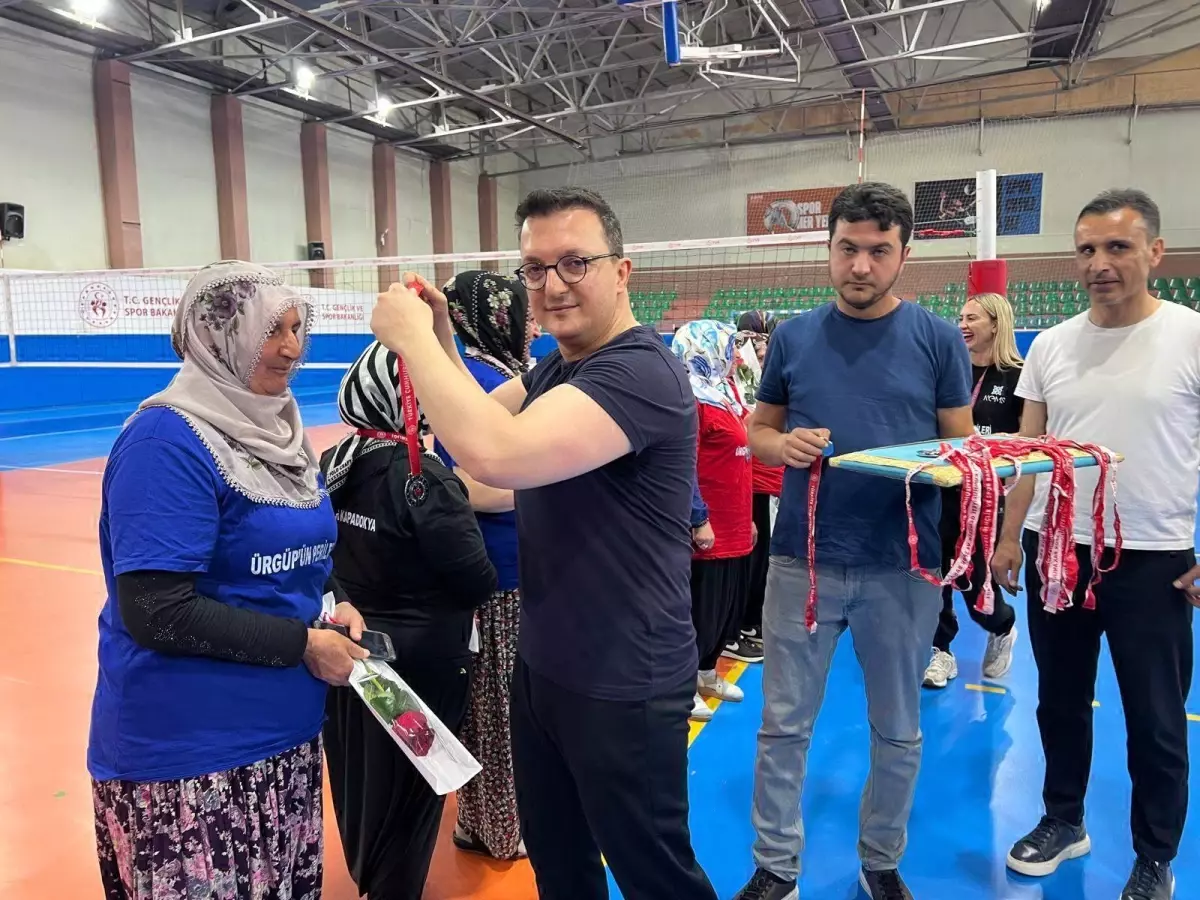 Engelliler Haftası'nda Voleybol Maçı: Kadınlar ve Özel Bireyler Bir Araya Geldi