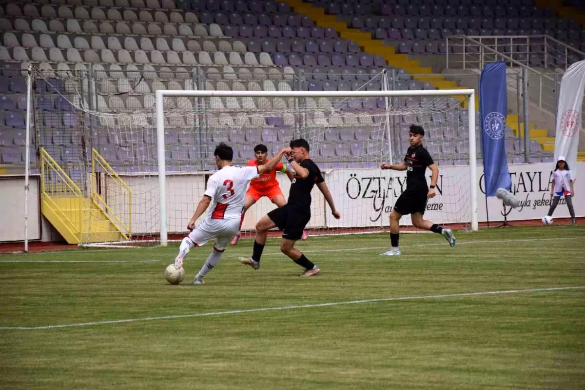 Okul Sporları Futbol Şampiyonası Afyonkarahisar'da Sona Erdi