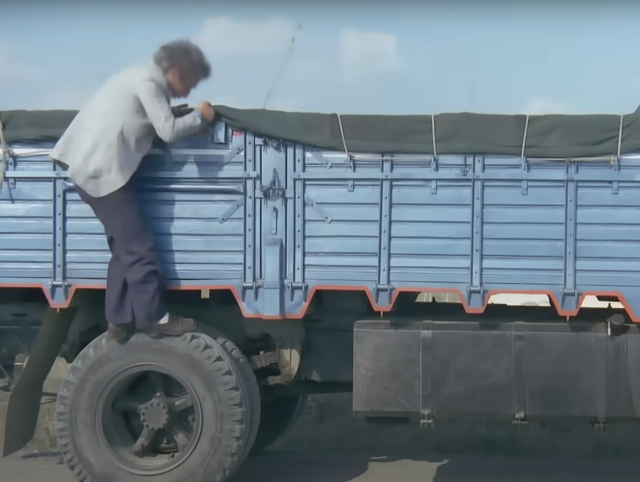 Pasaportunu unutan kaleciye unutulmaz şaka Pasaportunu unutan kaleciye unutulmaz şaka