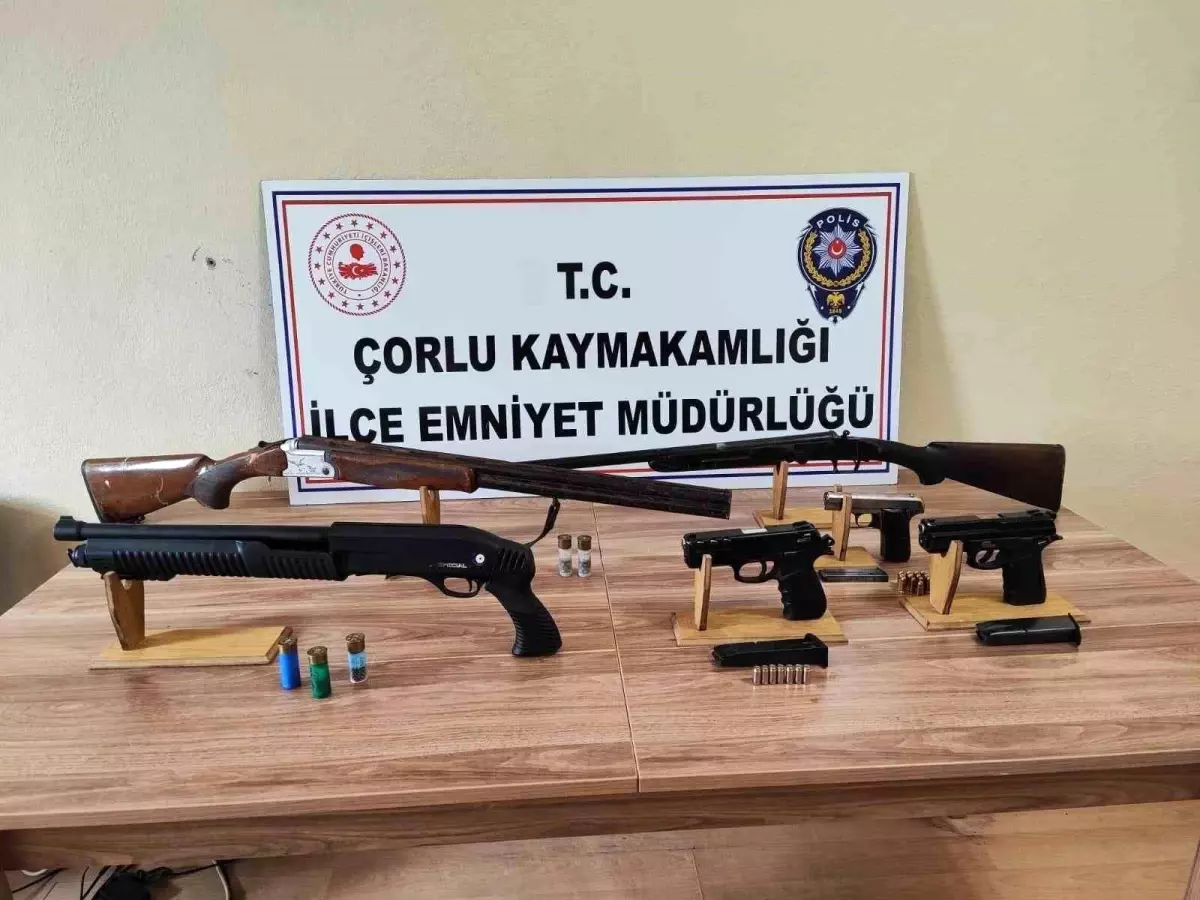 Tekirdağ'da Narkotik Operasyonlarında Çok Sayıda Uyuşturucu ve Silah Ele Geçirildi