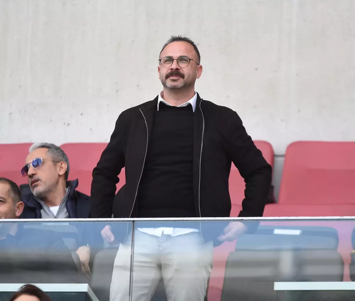Altay'da Genel Kurul Heyecanı: Başkan Özkaral'ın Geleceği Belirsiz