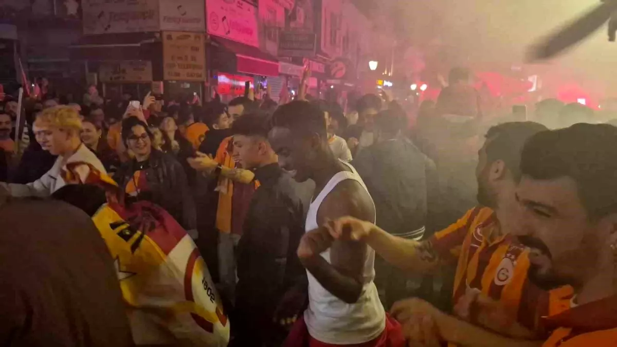 Galatasaray Taraftarları Bartın'da Şampiyonluğu Kutladı