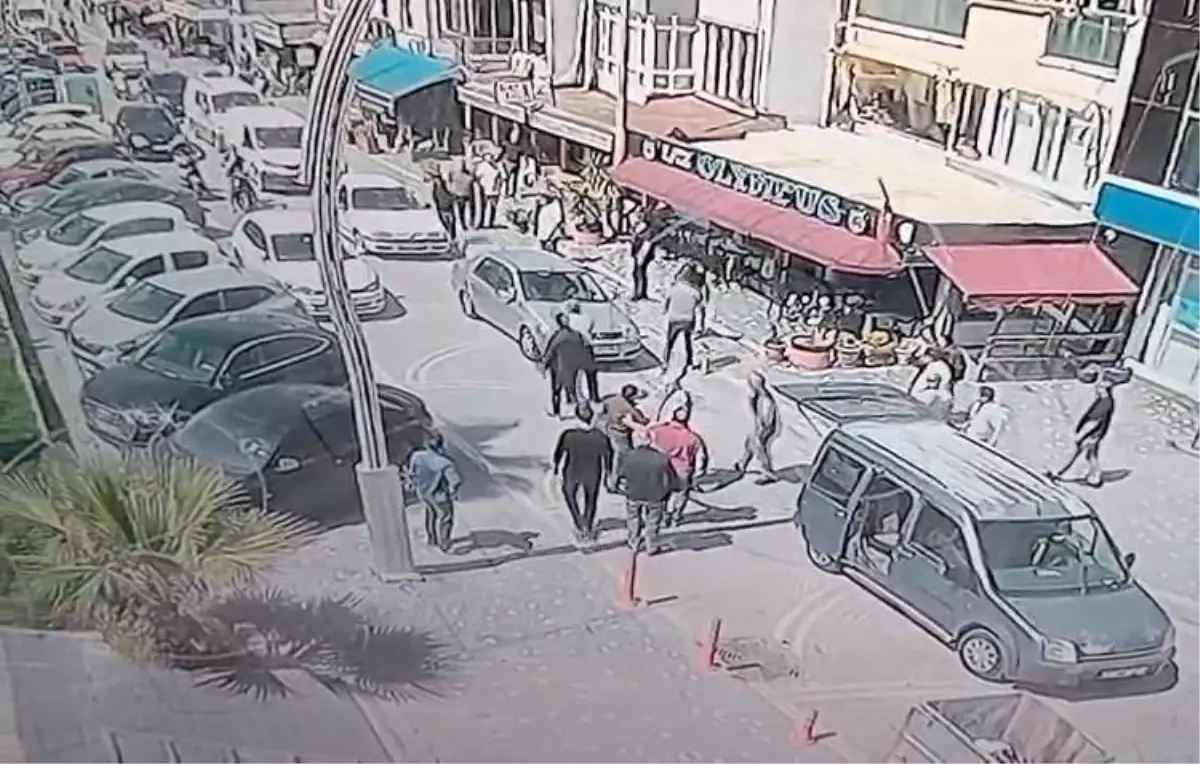 Bursa'da Zorla Araca Bindirilmeye Çalışılan Kadın Kurtarıldı