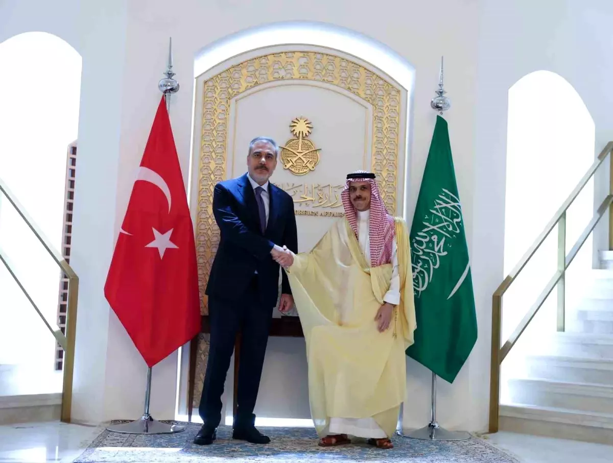 Dışişleri Bakanı Hakan Fidan Suudi Arabistan'da