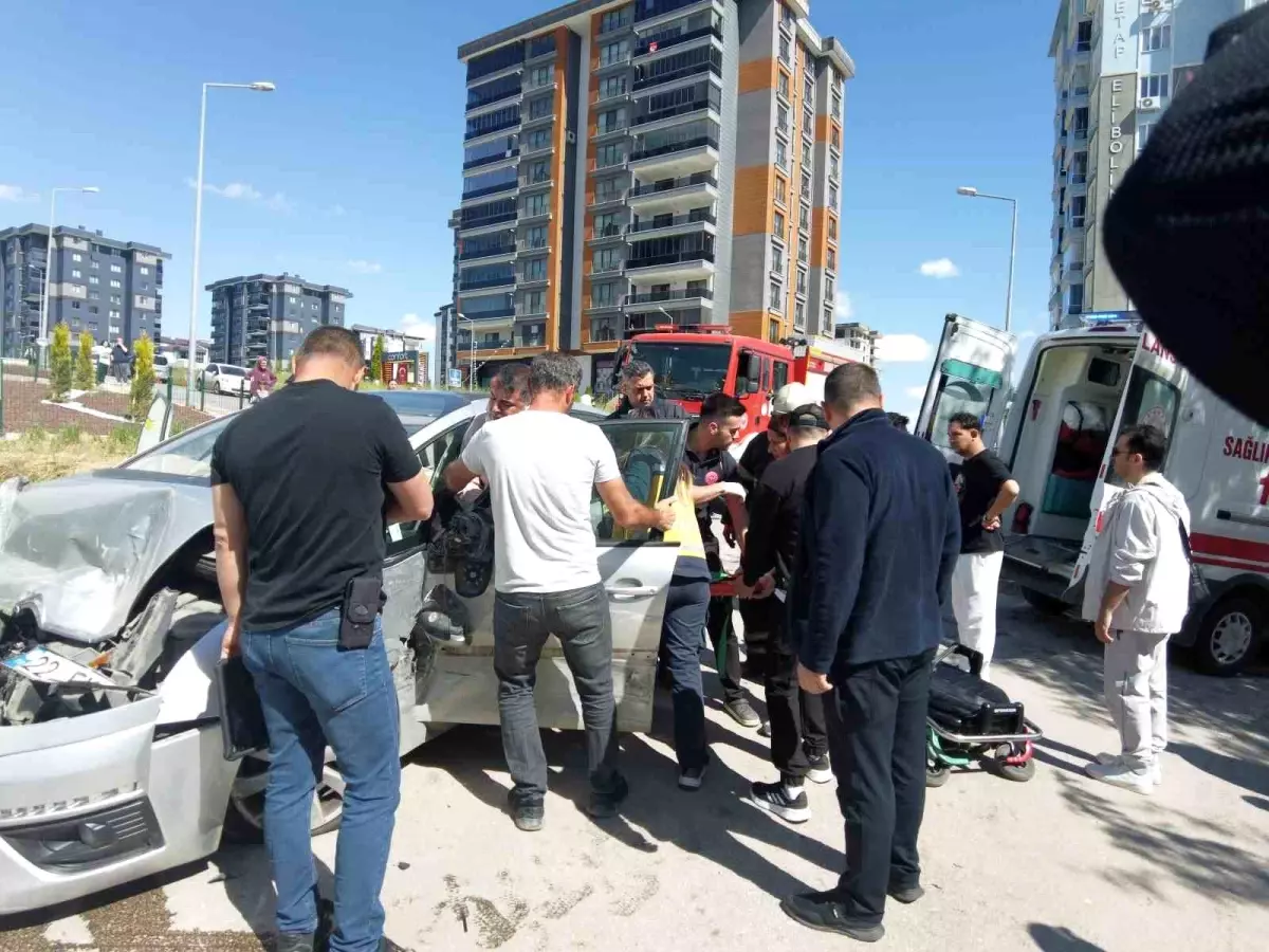 Edirne'de Trafik Kazası: 4 Yaralı