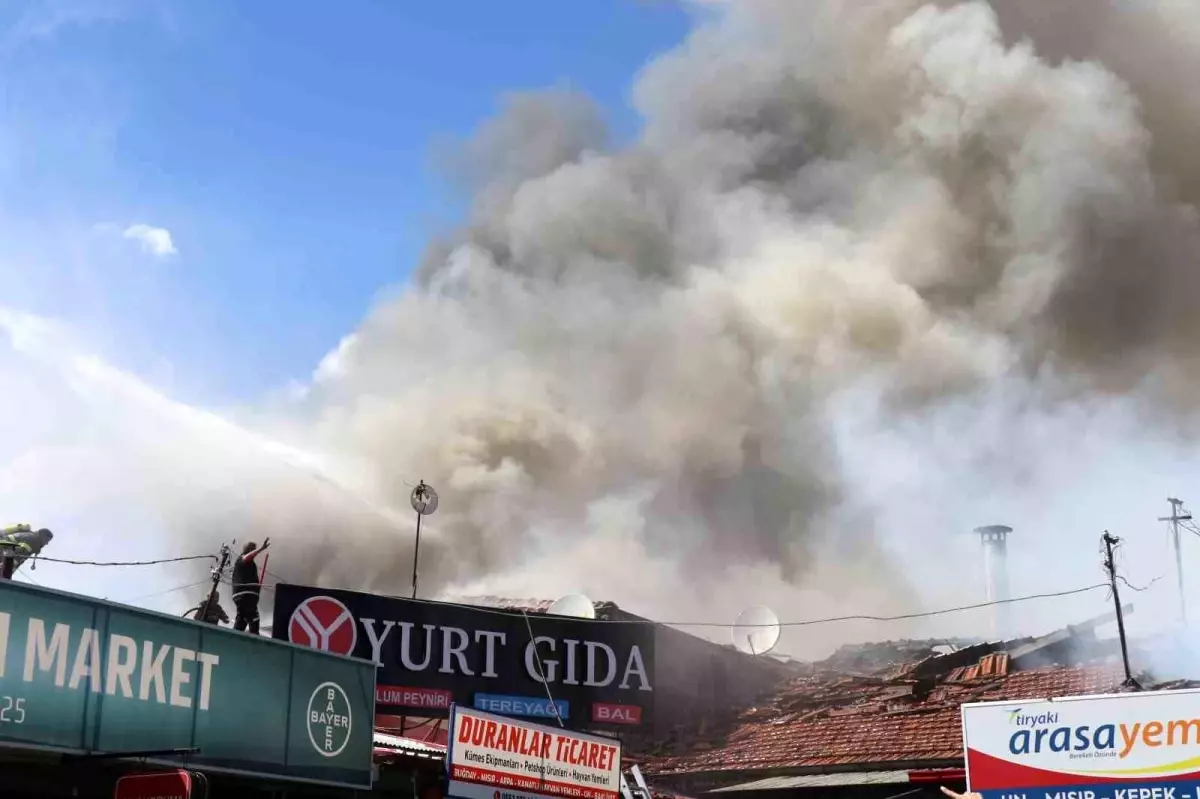 Erzincan'da İş Yeri Yangını Kontrol Altına Alındı