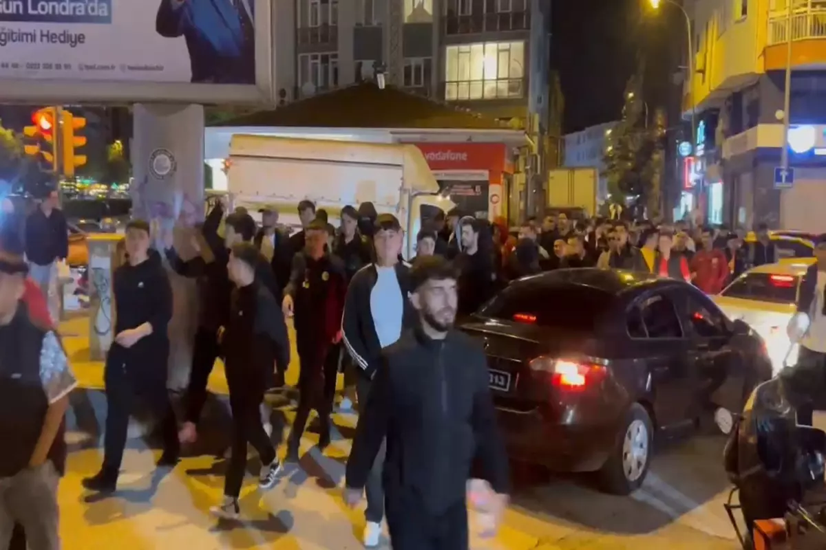 Eskişehirspor taraftarlarından Galatasaraylıların şampiyonluk kutlamalarına engel