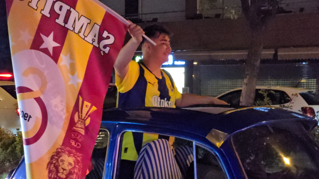 They celebrated Galatasaray's championship with Fenerbahçe jerseys