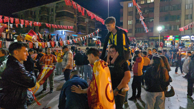 They celebrated Galatasaray's championship with Fenerbahçe jerseys