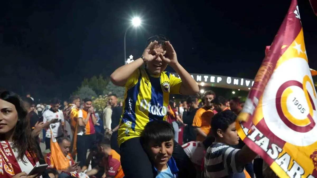 Galatasaray'ın 25. Şampiyonluğu Gaziantep'te Coşkuyla Kutlandı