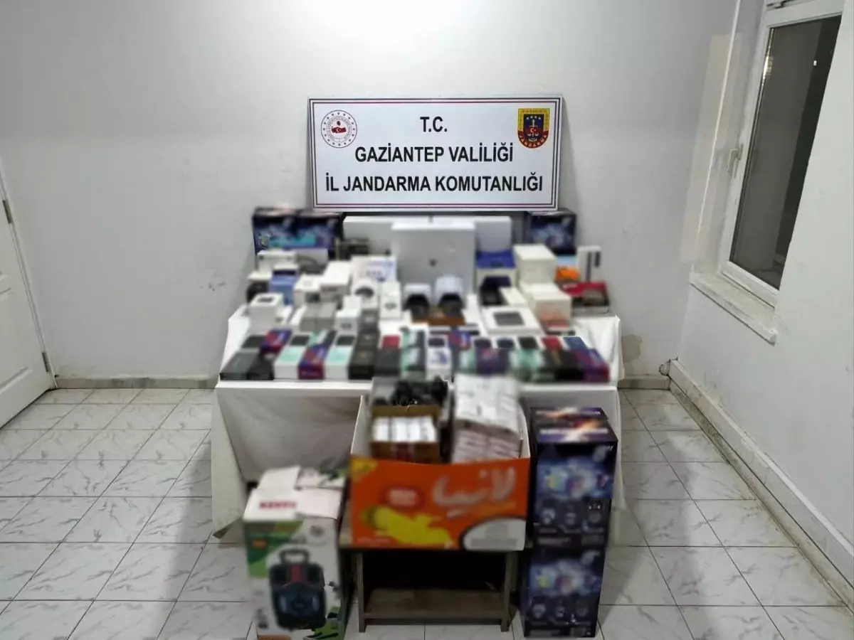 Gaziantep'te 2 milyon TL değerinde kaçak elektronik eşya ele geçirildi