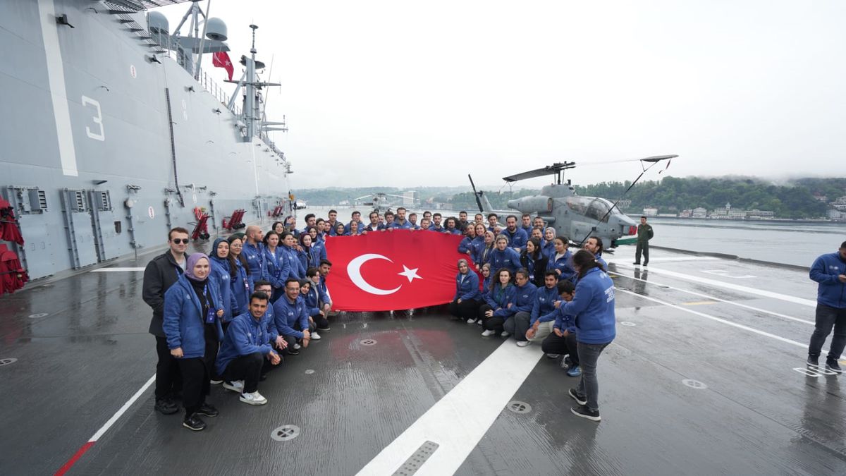 Üniversiteli Gençler, TCG Anadolu ile 19 Mayıs Yolculuğunda