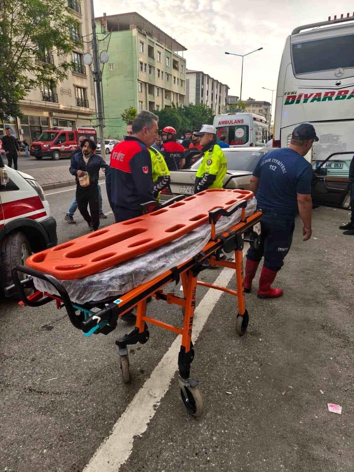 Iğdır'da Trafik Kazası: 4 Yaralı, 1'i Ağır