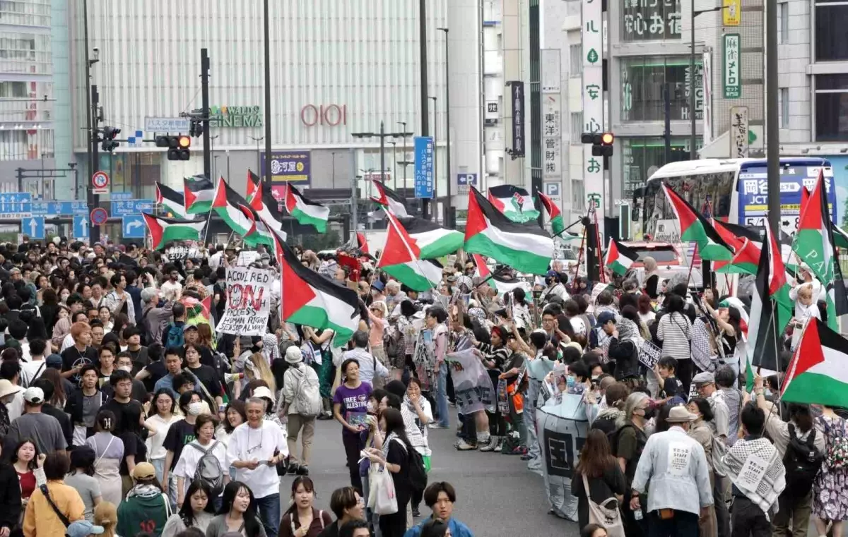 Tokyo'da Filistin Destekçileri İsrail'i Protesto Etti