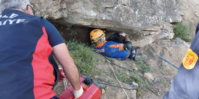 Elderly Man Crushed by Rock While Conducting Illegal Excavation Lost His Life