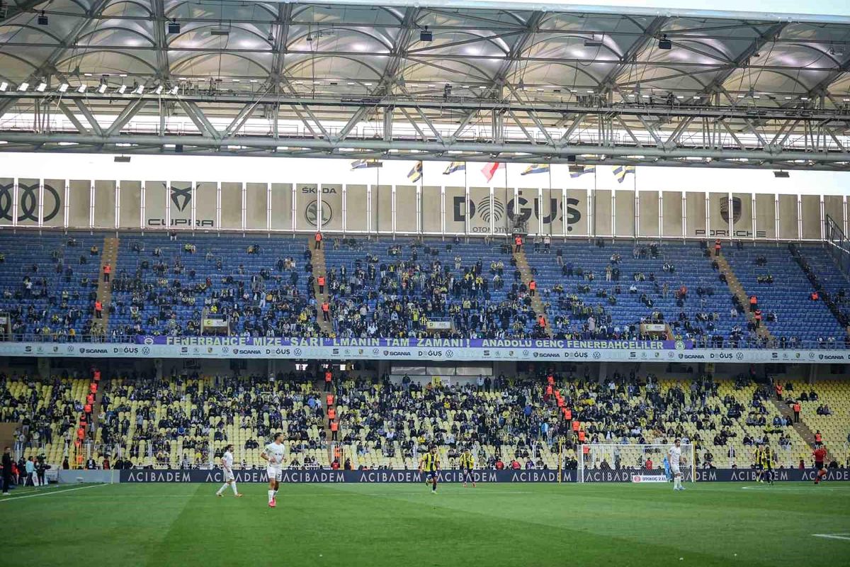 Fenerbahçe'nin Eyüpspor Maçında Tribünler Boş Kaldı