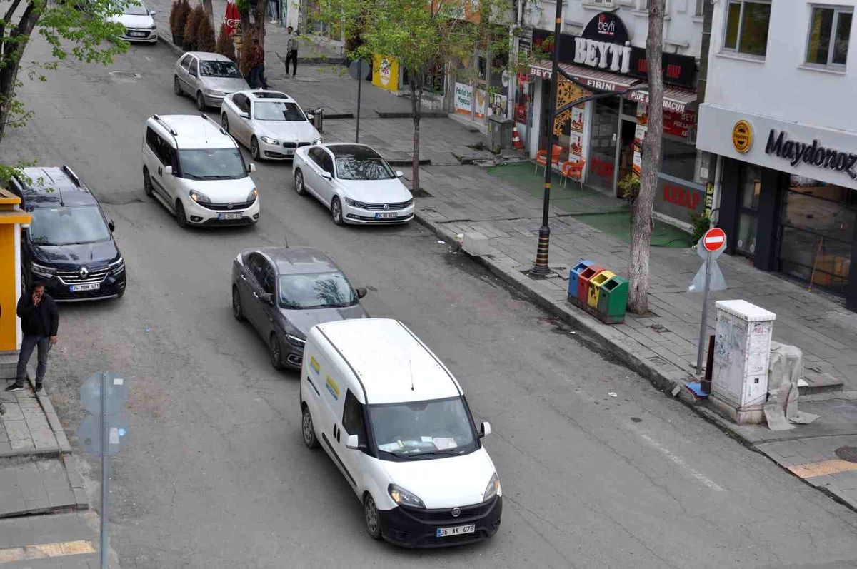Kars'ta Trafiğe Kayıtlı Araç Sayısı 52 Bini Aştı