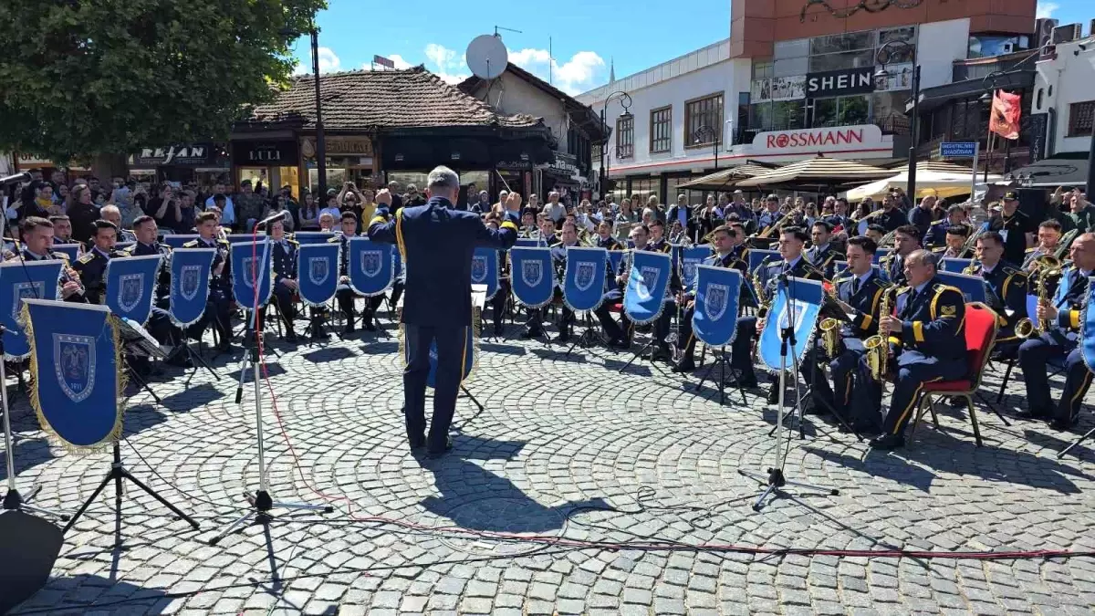 Kosova'da Türk Askerinden 19 Mayıs Konseri