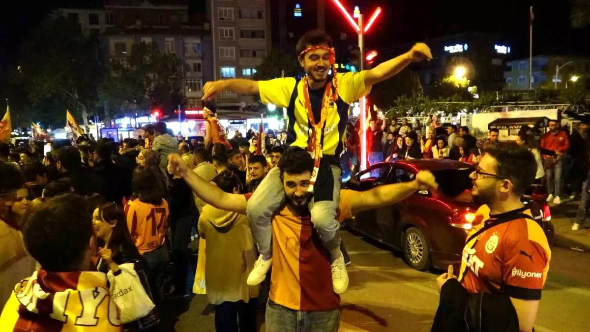 Galatasaray'ın Şampiyonluk Kutlamaları Kütahya'da Coşkuyla Yapıldı