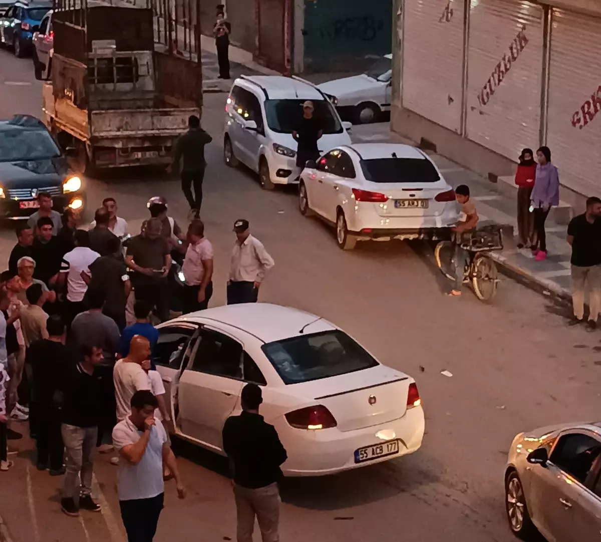 Mardin'de Motosiklet Sürücüsü Otomobilin Çarpmasıyla Ağır Yaralandı