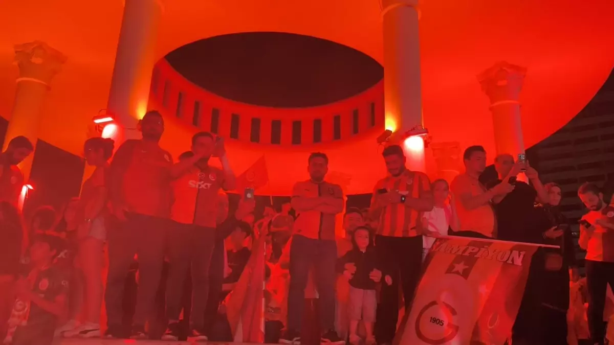 Galatasaray Mersin'de Şampiyonluk Coşkusu