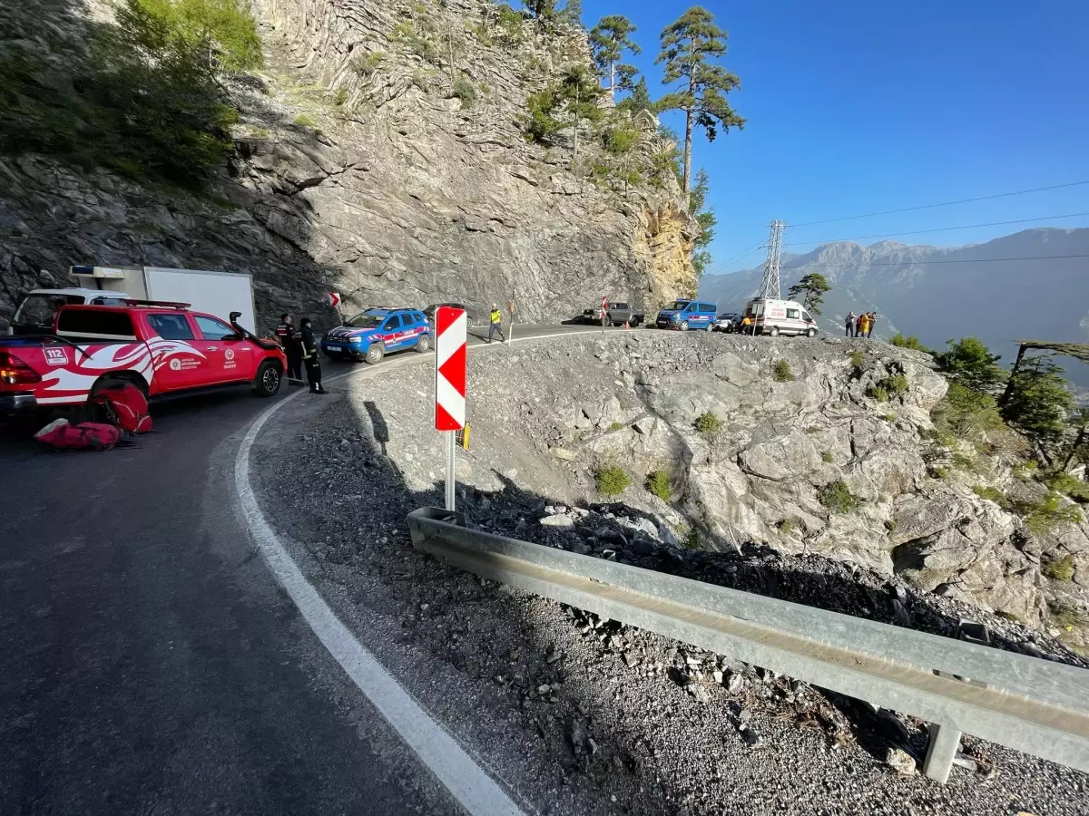 Alanya'da Uçuruma Yuvarlanan Otomobilde Bir Kişi Hayatını Kaybetti