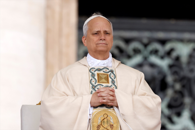 Pope Leo XIV put on the Fisherman's Ring, officially began his duty
