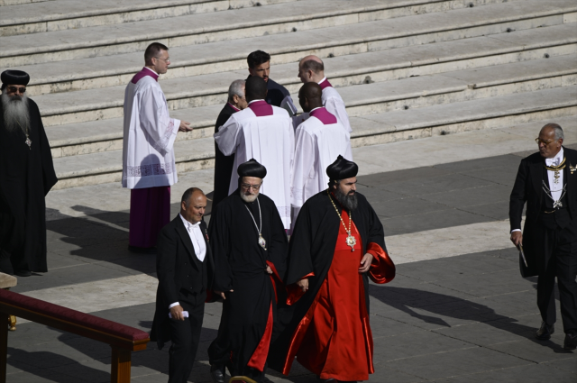 Pope Leo 14th put on the Fisherman's ring, officially started his duty