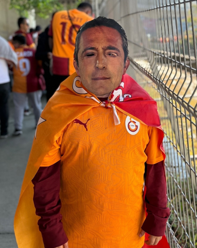 Banner of Mourinho before the championship match at RAMS Park