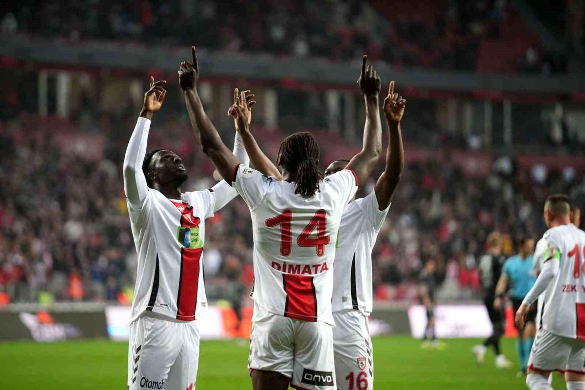 Trendyol Süper Lig: Samsunspor: 1 Sivasspor: 0 (Maç devam ediyor)