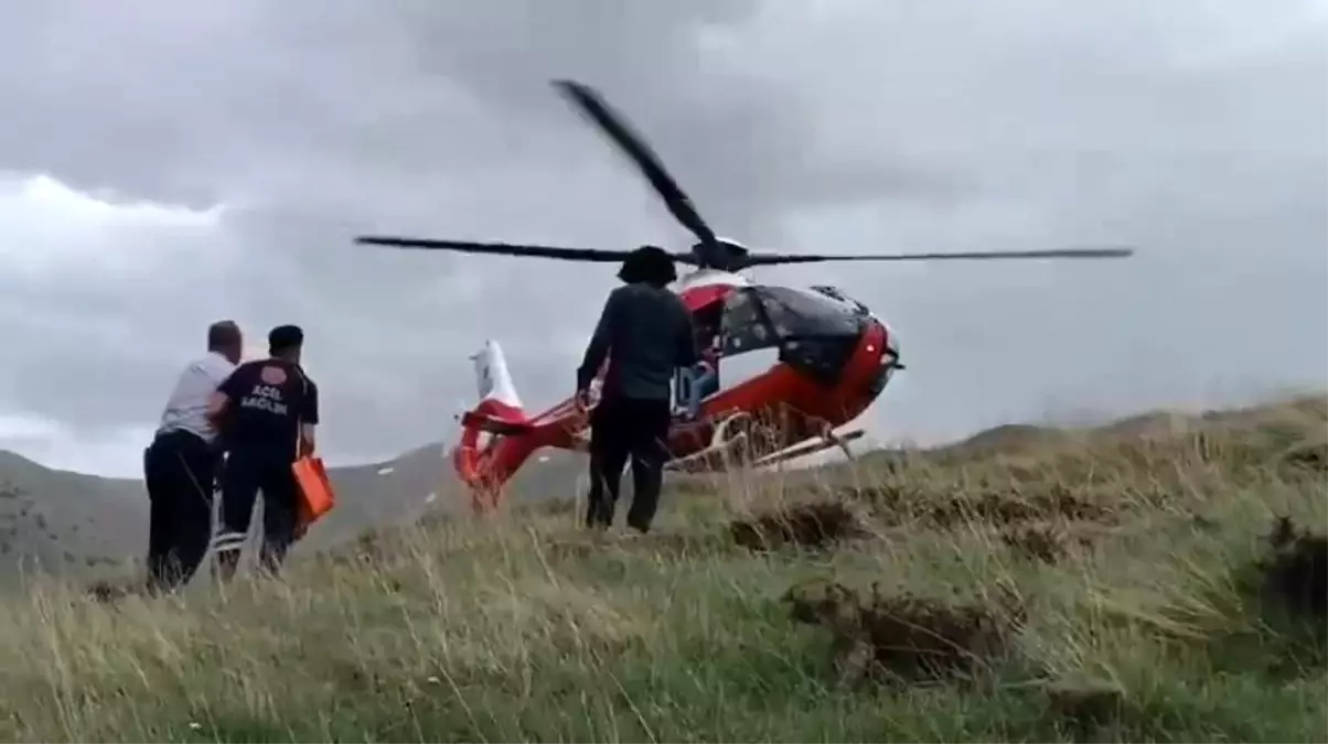 Van'da Dağda Mahsur Kalan Vatandaş Helikopterle Kurtarıldı