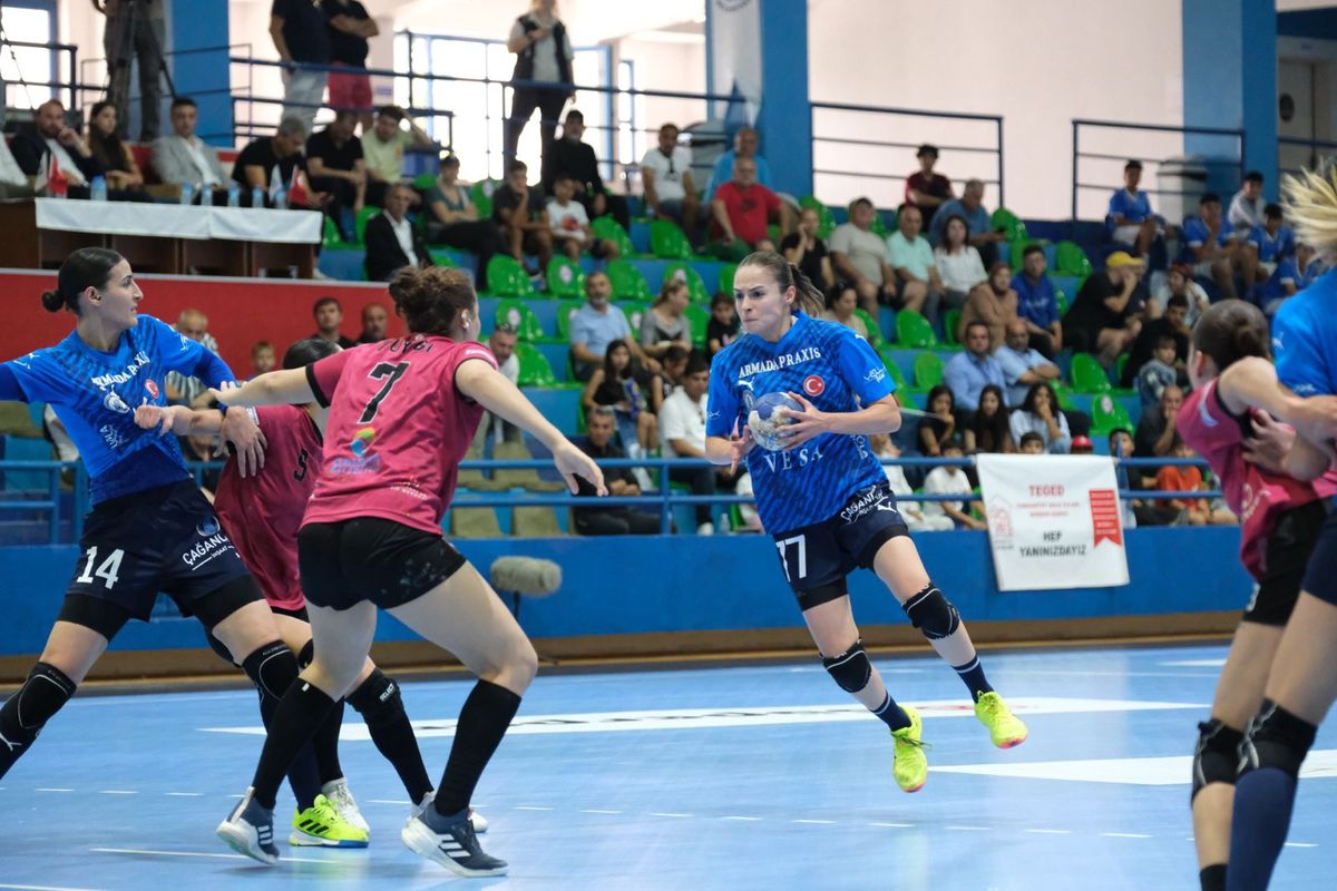 Yalıkavakspor, Hentbol Süper Ligi Play-Off Finali'nde Adasokağı'nı Yendi