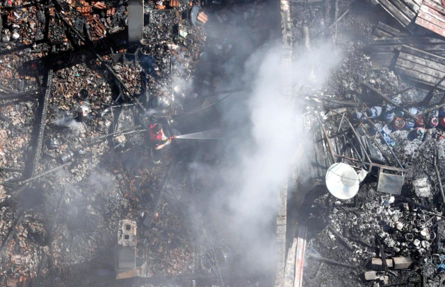 The fire that started in a restaurant selling local products spread to 20 businesses